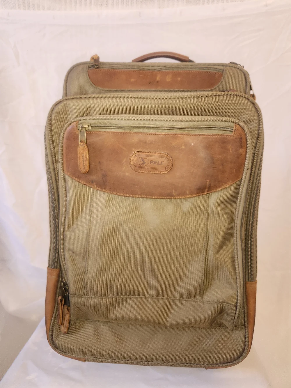 PELI 3 IN 1 CAMERA/DETACHABLE LAPTOP BREIFCASE/LUGGAGE ROLLING CARRY ON BAG